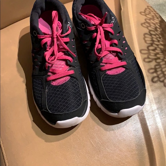 Nike Flex Running Shoes! - Picture 2 of 4